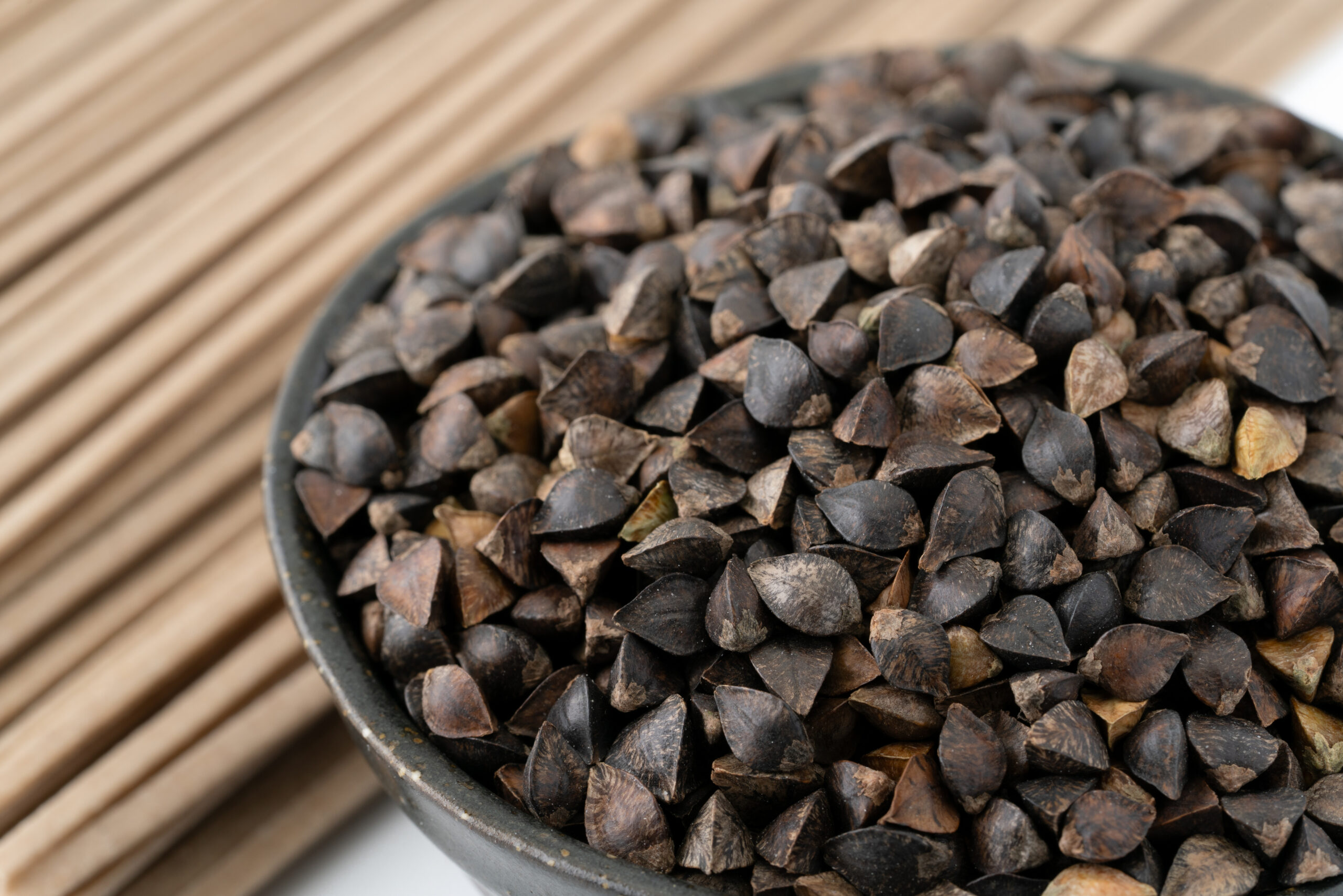 香り高い八峰の恵みを生かした玄そば